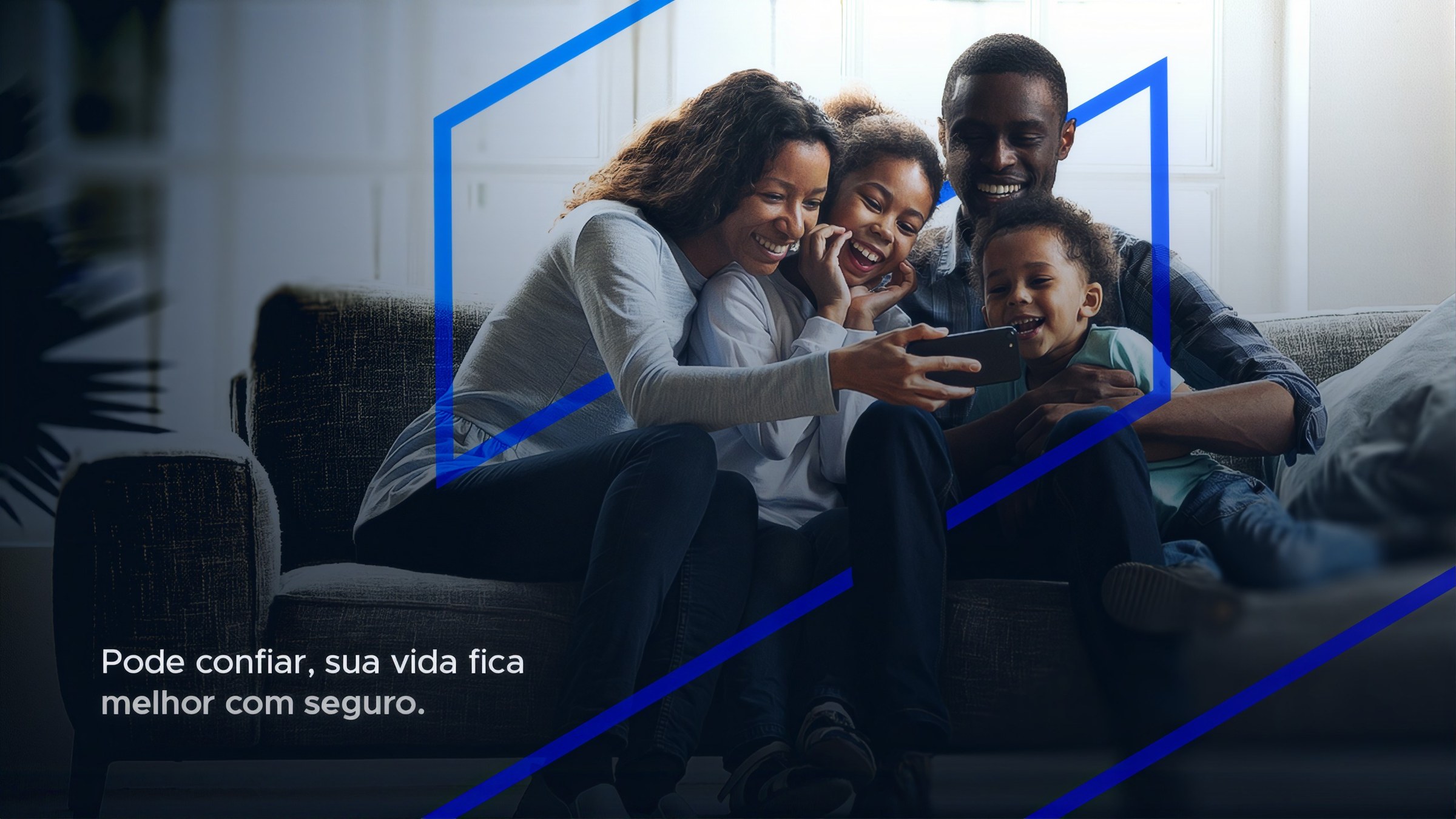 Campanha da FMG Seguros: família no sofá com a frase "Pode confiar, sua vida fica melhor com seguro."
